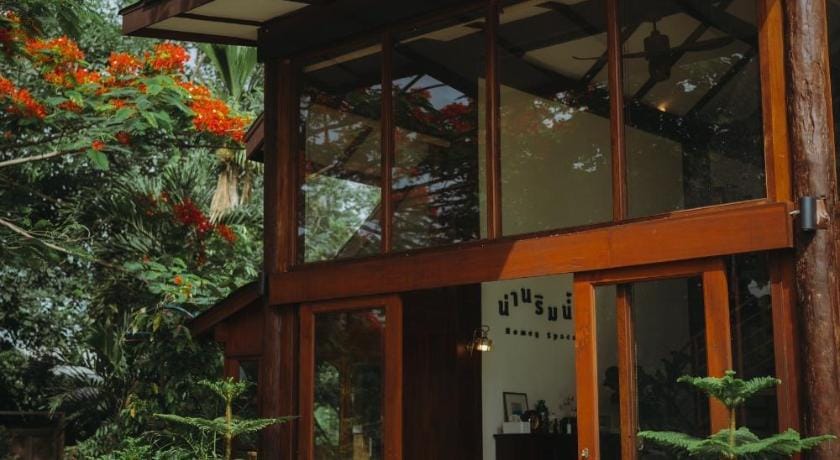 Nan Rim Nam Resort Bed and Breakfast in Laos