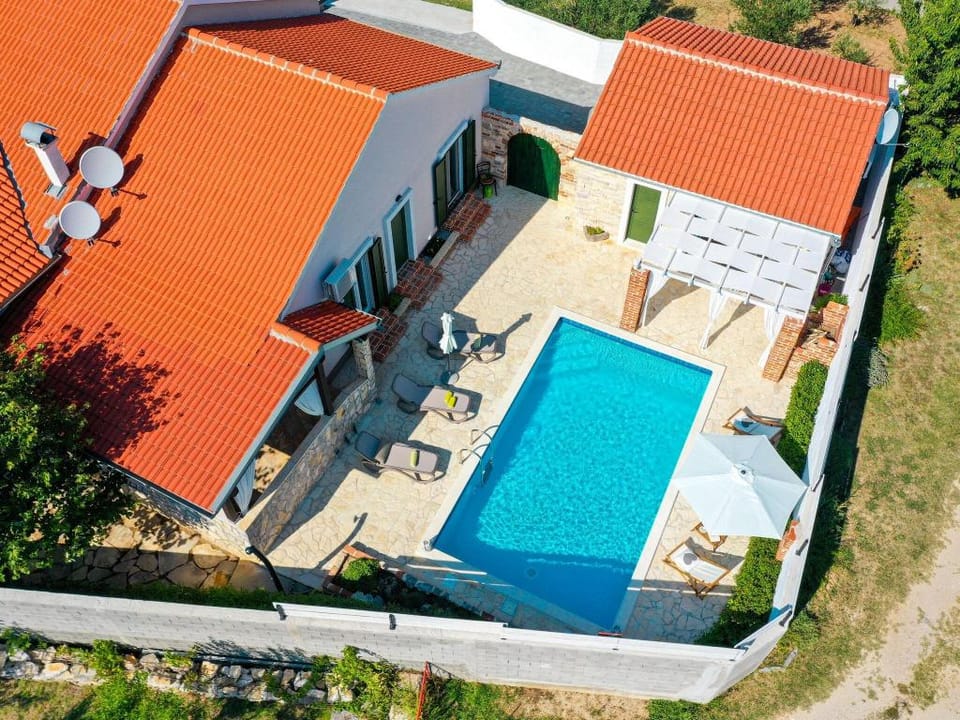 Holiday Home Ikka with swimming pool Vacation rental in Šibenik-Knin County, Croatia
