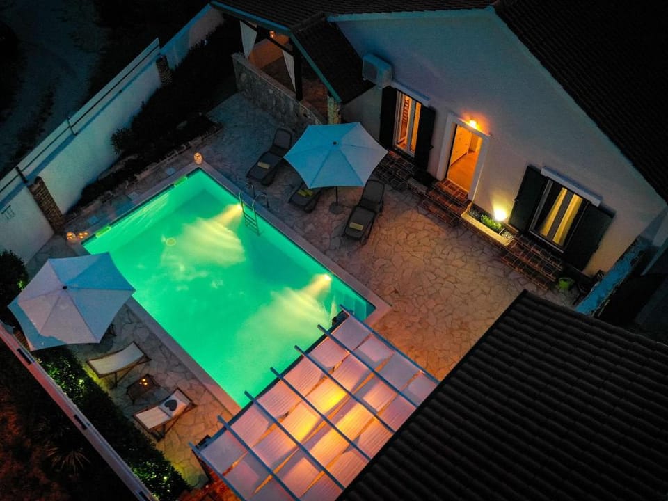 Holiday Home Ikka with swimming pool Vacation rental in Šibenik-Knin County, Croatia