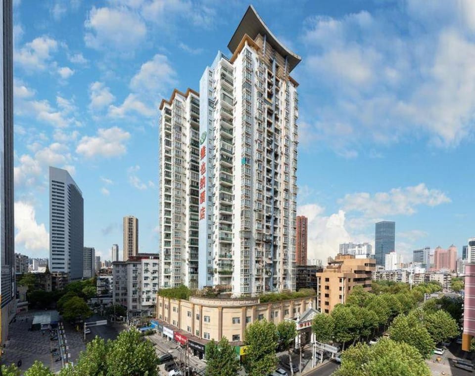 Vienna Hotel Wuhan Lingjiao Lake Wanda Metro Station Hotel in Wuhan