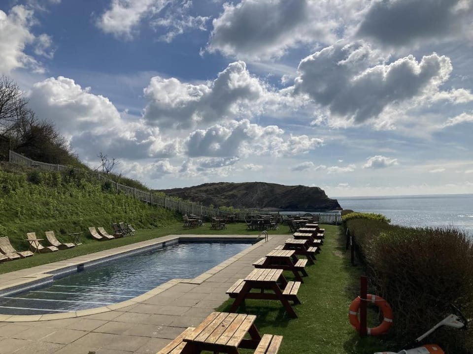 Bishops Cottage Hotel in Purbeck District