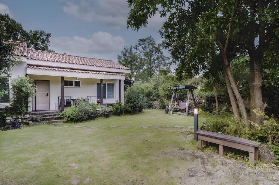 Jeju Supgol dokchae Pension Bed and Breakfast in South Korea