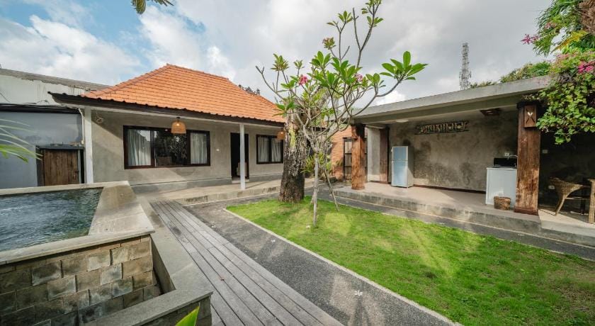 Uma Mani Villa Jimbaran Bed and Breakfast in Bali