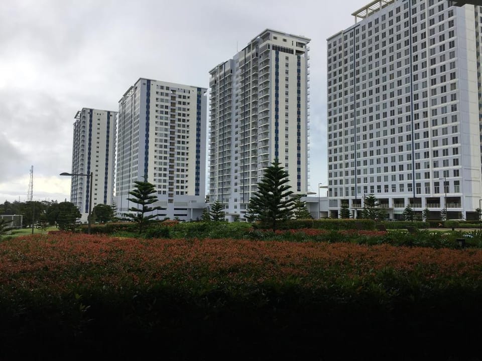 Cozy Condo2 at Wind Residences Apartment in Tagaytay