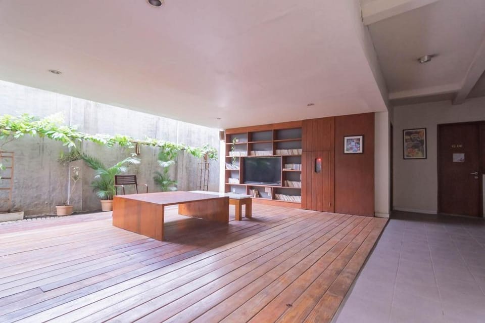 RedDoorz Plus near Asia Afrika 3 Bed and Breakfast in Bandung