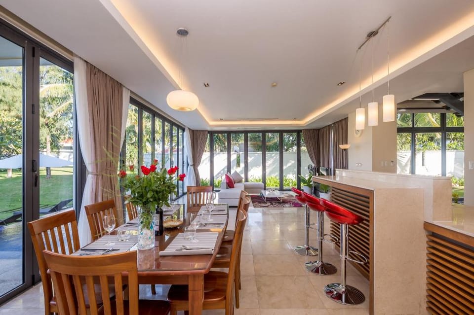 Ocean Retreats Villas Hotel in Hoa Hai