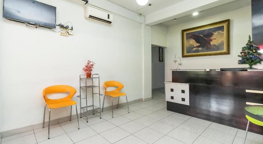 RedDoorz near Gajah Mada Plaza 2 Bed and Breakfast in Jakarta