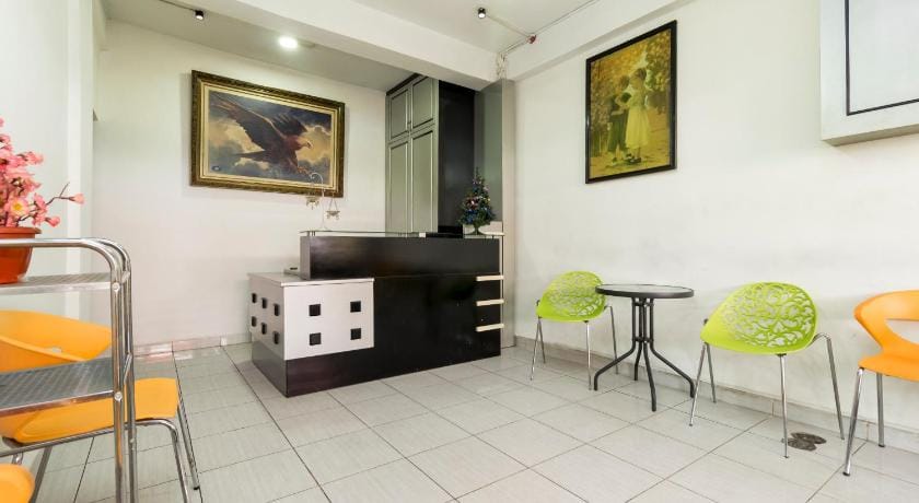 RedDoorz near Gajah Mada Plaza 2 Bed and Breakfast in Jakarta