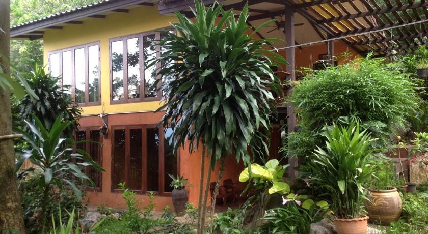 Baan Tildao Pround Fah /Exotic room on a hill Apartment in Laos