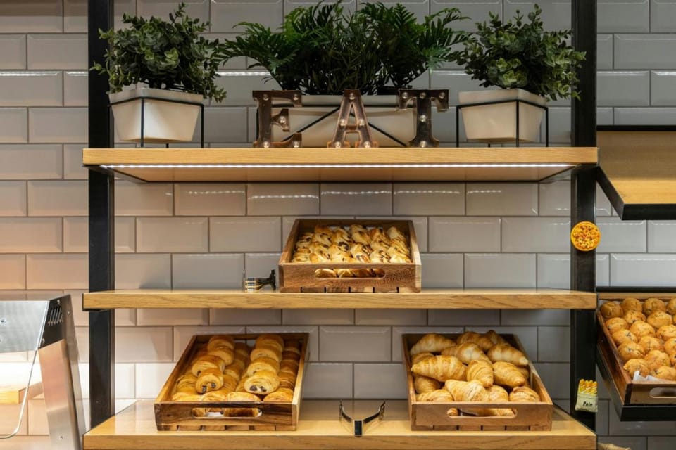 Moxy by Marriott London Stratford Hotel in London