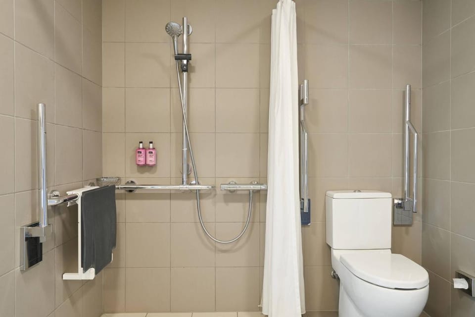 Moxy by Marriott London Stratford Hotel in London