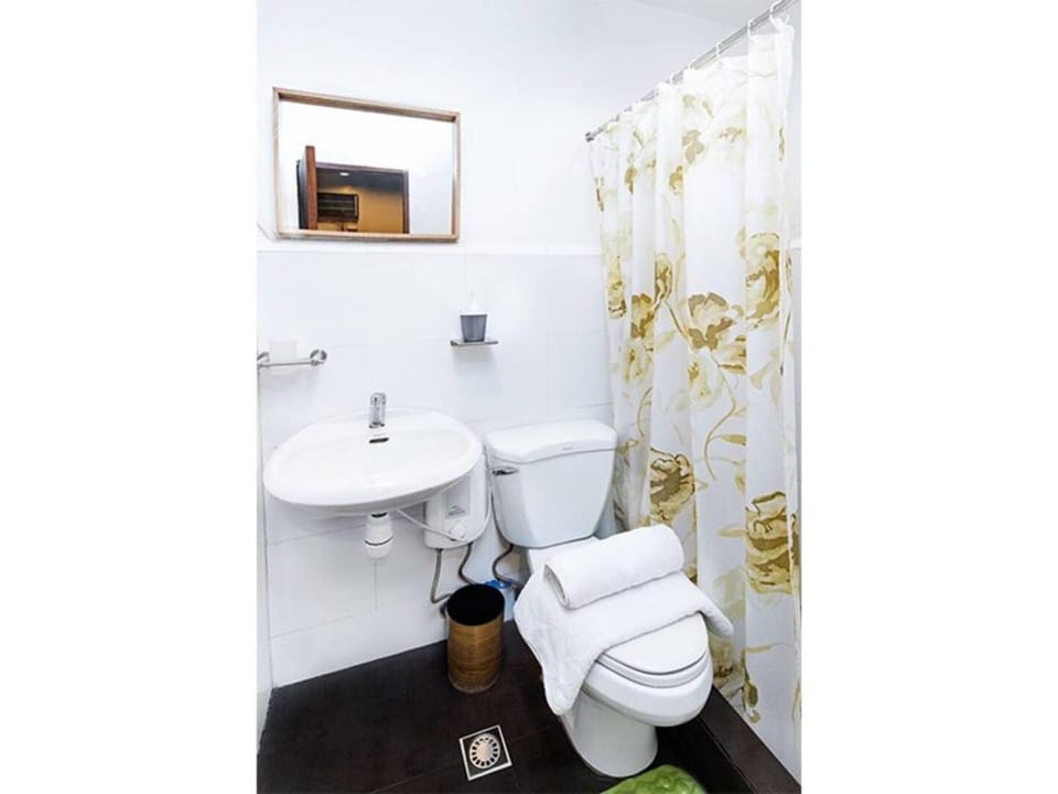 Private Room 01 - Poblacion Makati House Vacation rental in Makati