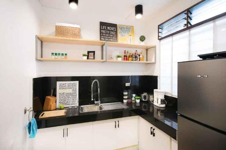 Private Room 02 - Poblacion Makati House Vacation rental in Makati