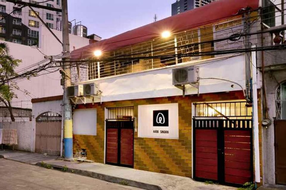Private Room 06 - Poblacion Makati House Vacation rental in Makati