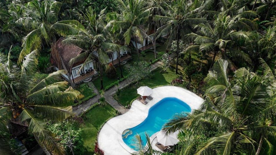 Crystal Bay Villa & Residence Hotel in Nusapenida