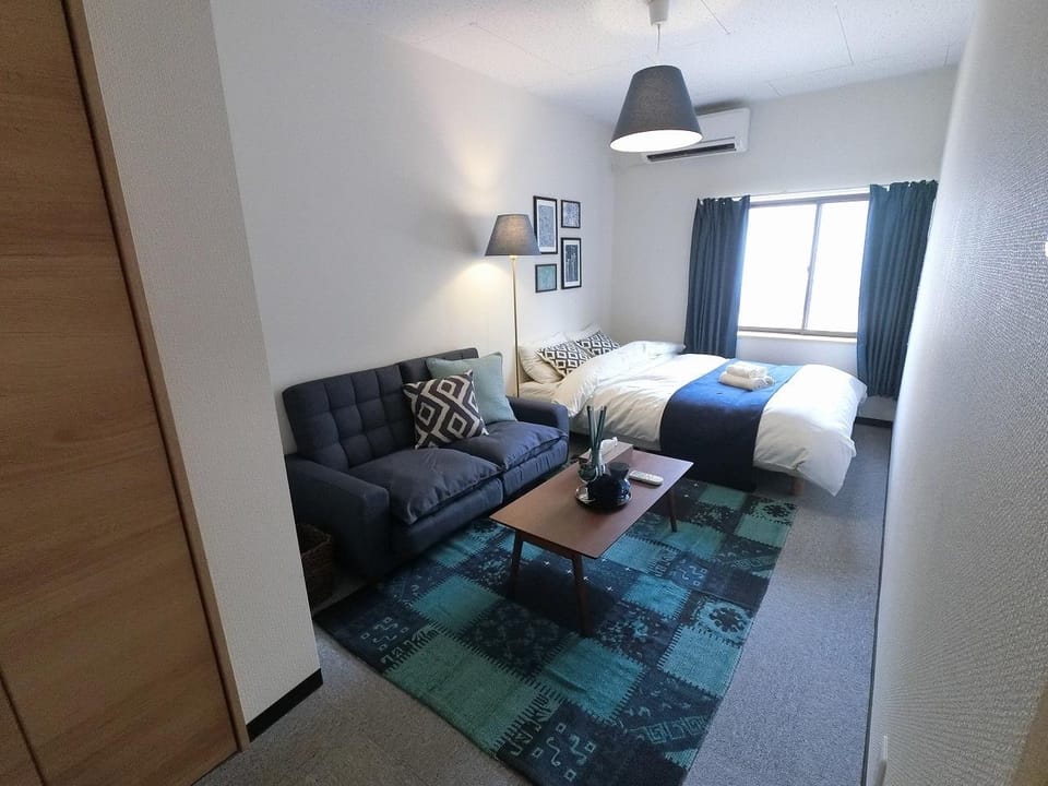 4min Nanba by subway,Close Shinsaibashi,Dotonbori! Vacation rental in Osaka
