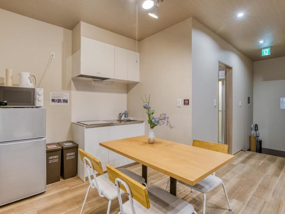 Group stay CLASSE-01  Hostel in Nanba 6p Vacation rental in Osaka