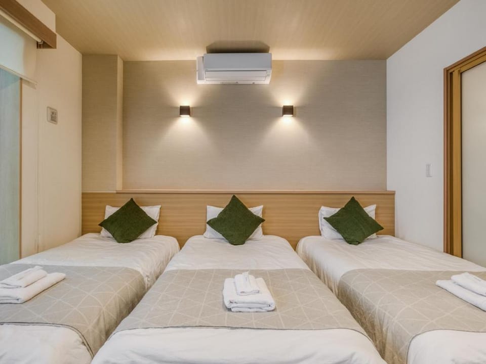 Group stay CLASSE-01  Hostel in Nanba 6p Vacation rental in Osaka