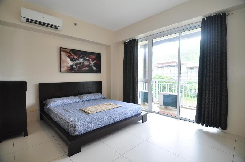 PICO DE LORO COVE CONDOMINIUM 2BR 01  Apartment in Nasugbu