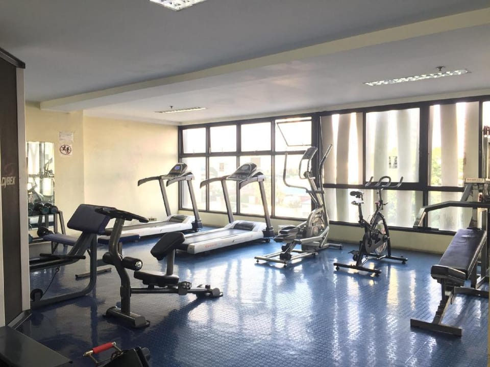 Geri's- Malate Korean Town City View Studio Apartment in Manila City
