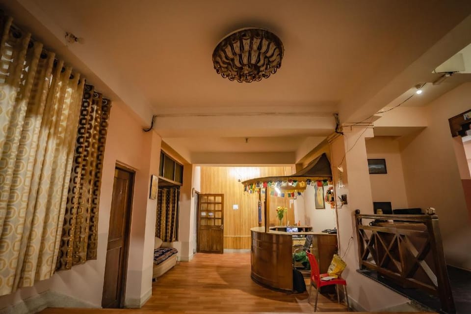 YALUNG RETREAT - M G MARG Hotel in India