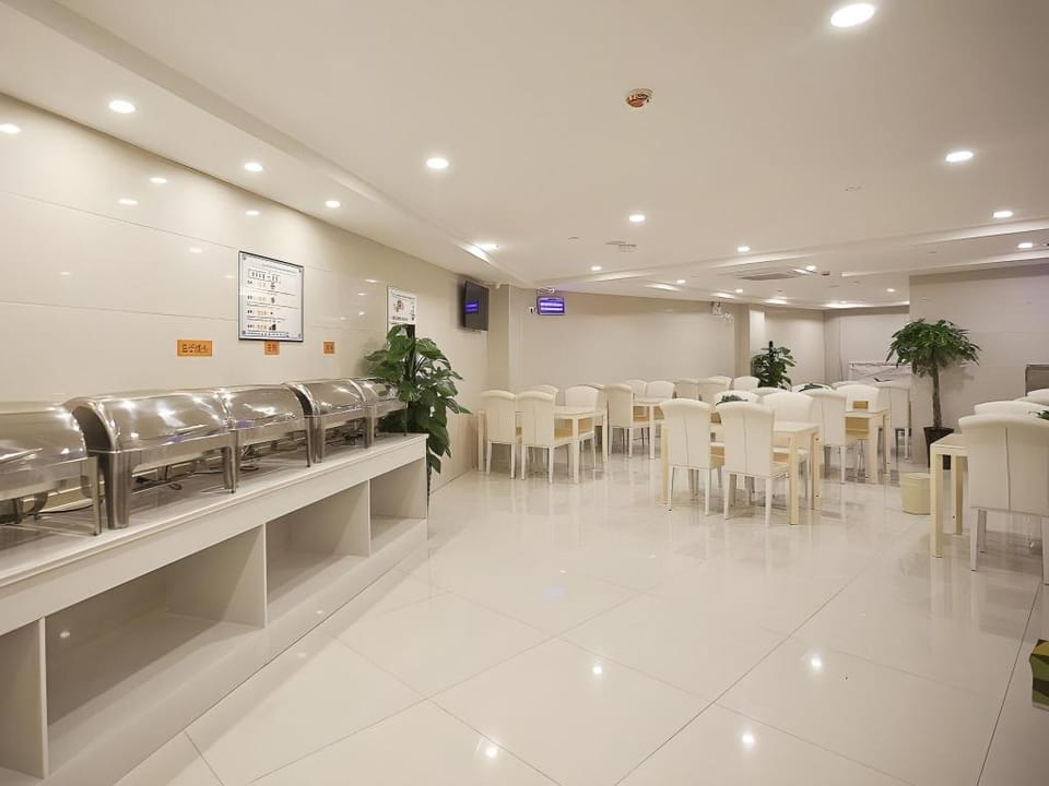 Vatica Hefei Maanshan Road Lvdiyinghai Zhugang Metro Station Hotel Hotel in Jiangsu