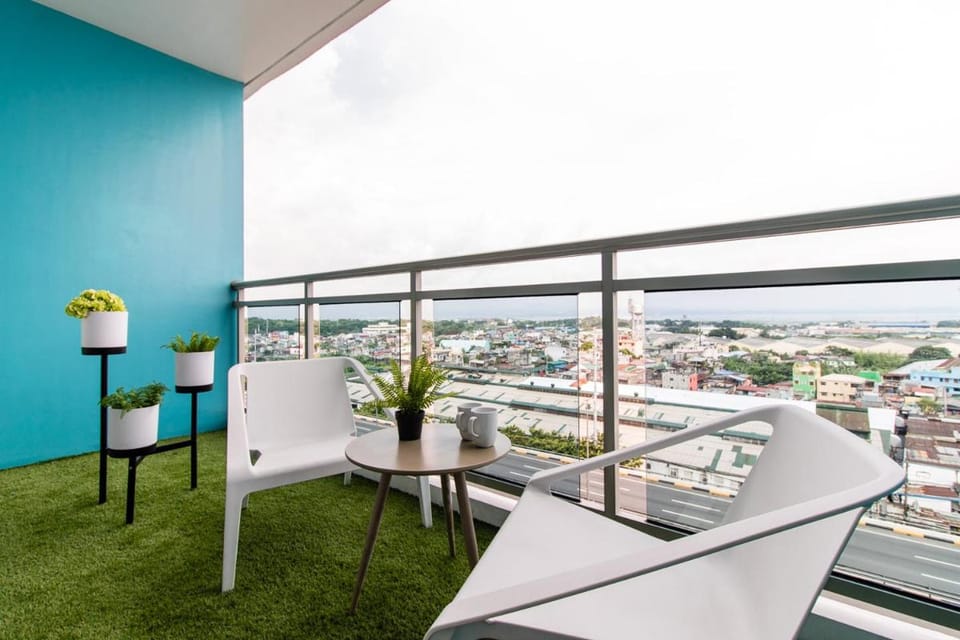 Azure Urban Beach Resort Manila by Radlett Apartment in Paranaque