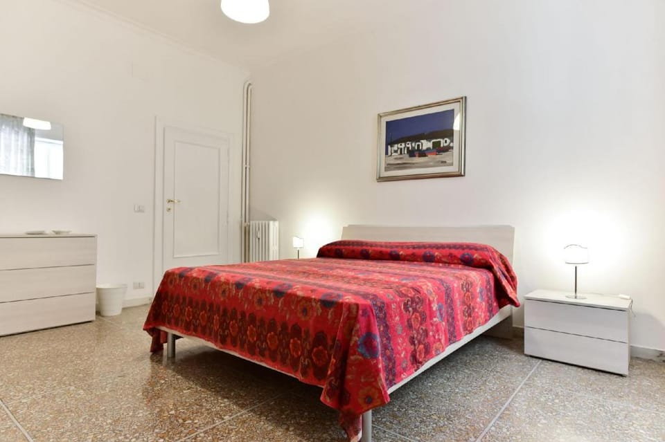 Red & White Vatican Apartment Apartment in Rome