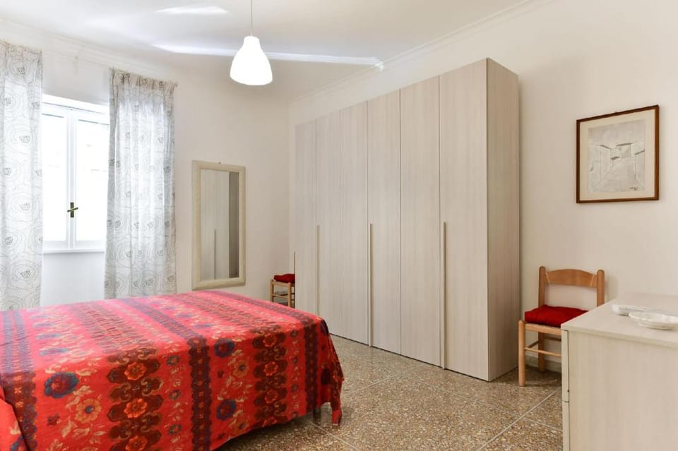 Red & White Vatican Apartment Apartment in Rome
