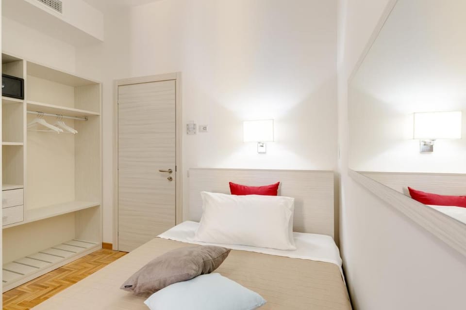 Dolce Luxury Rooms Bed and Breakfast in Rome
