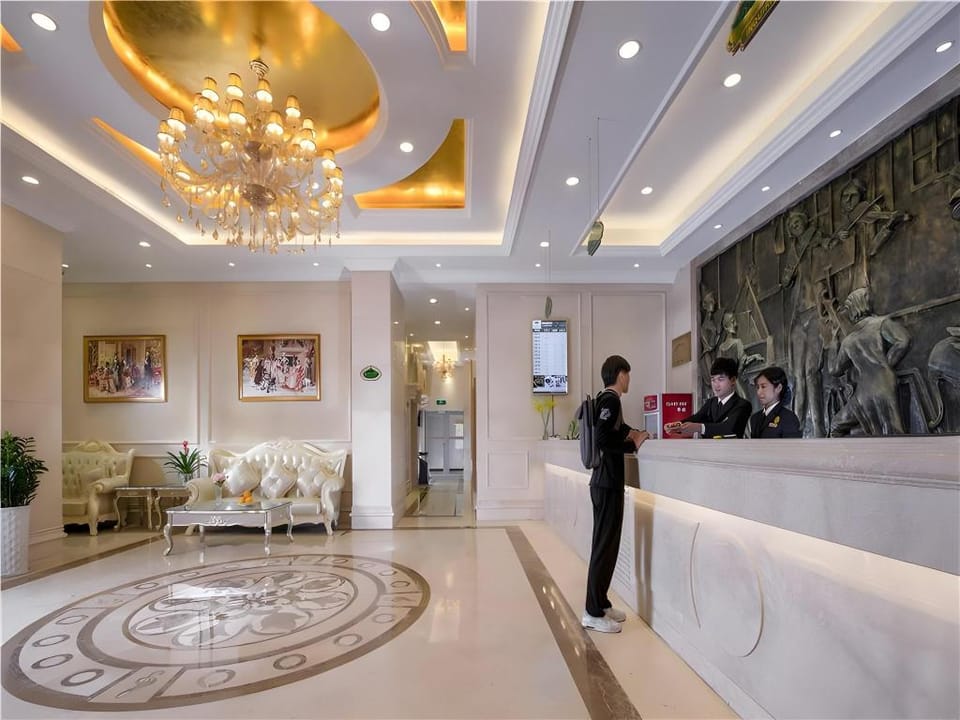 Vienna 3 Best Hotel Guangzhou Baiyun Avenue Beidongping Metro Station Hotel in Guangzhou