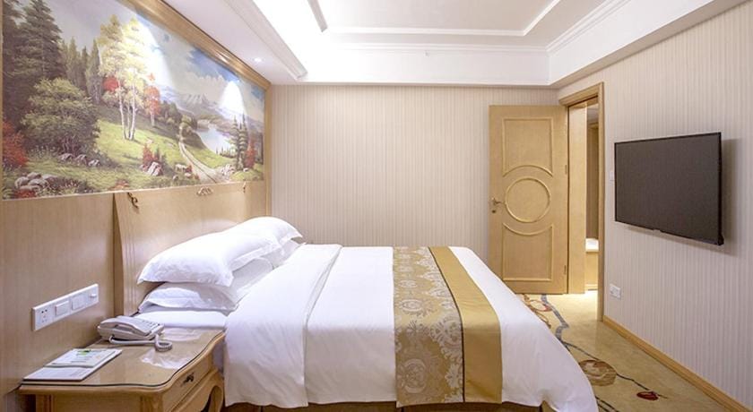 Vienna Hotel Chengdu Dafeng Metro Station Hotel in Chengdu