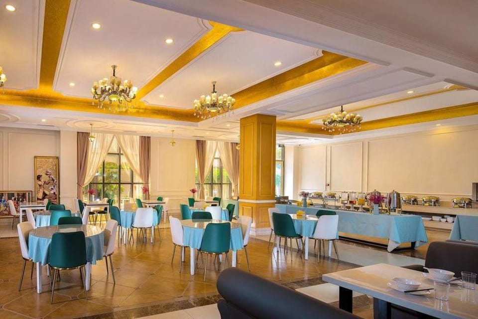 Vienna International Hotel Shenzhen Bantian Jihua Road Shangxue Hotel in Shenzhen