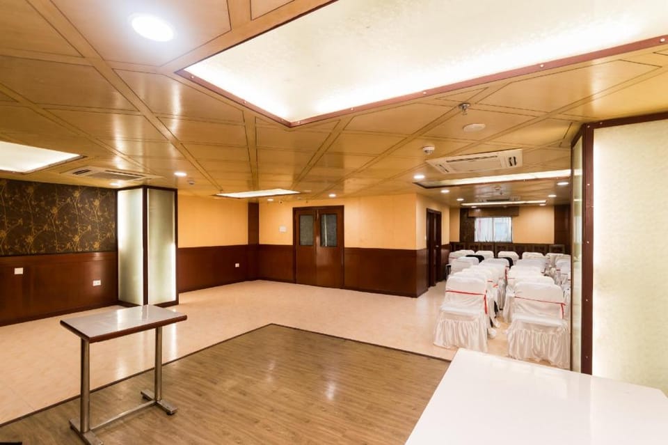 Super Collection O Radha Kanhaiya Hotel in Kolkata