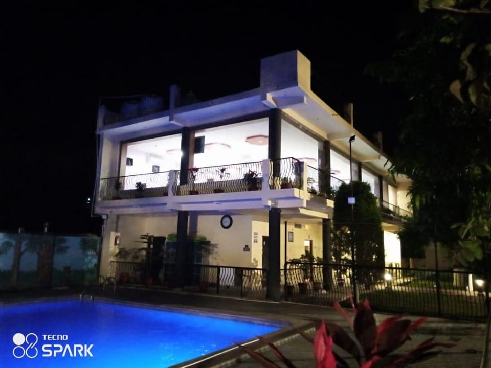 Hotel Saroj Sagar Hotel in India