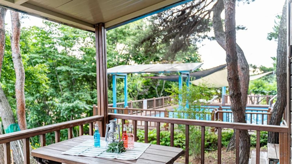 Yeongheungdo J Pension Bed and Breakfast in Gyeonggi-do