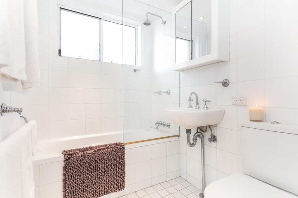 Beachfront on Golden Mile Apartment in Manly