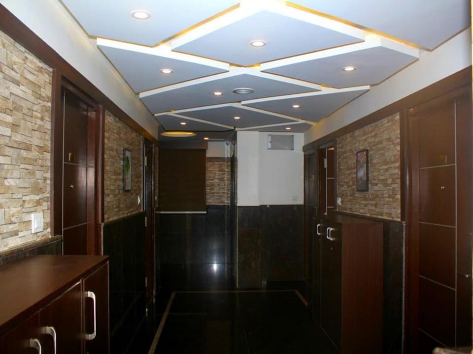 Hotel Dwaraka Grand Hotel in Bengaluru