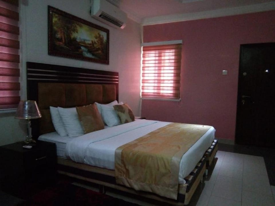 Crown Apartments, Extended Stay Suites Hotel in Abuja