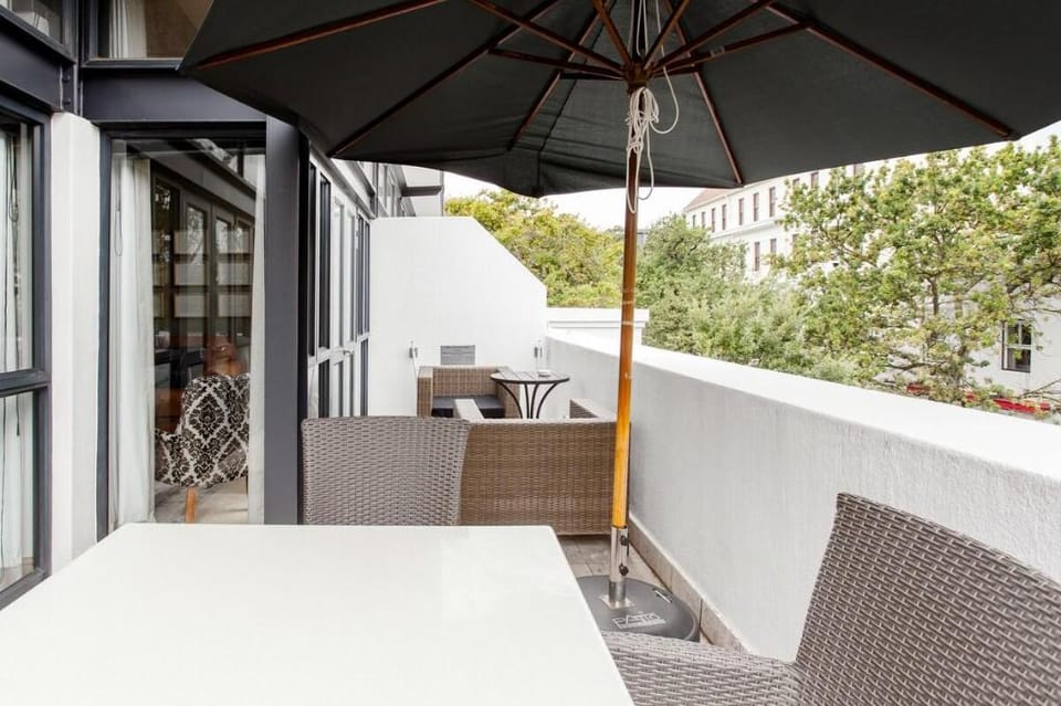 Avemore Eikehof No 23 with backup power Apartment in Stellenbosch