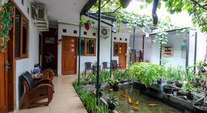 RedDoorz near Hartono Mall Bed and Breakfast in Special Region of Yogyakarta