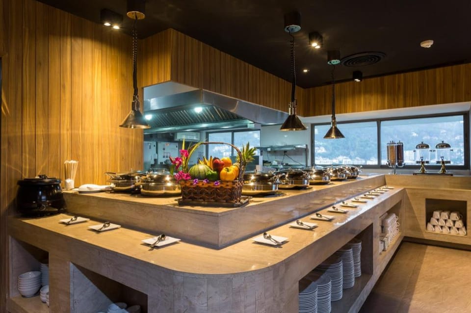 Mercure Phuket Patong Journeyhub Hotel in Patong