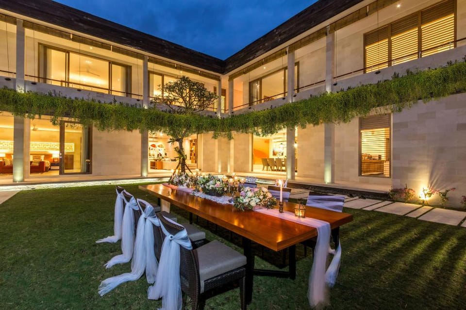 5BR Luxury Jimbaran Villa - Private Pool & Wedding Hotel in Kuta Selatan