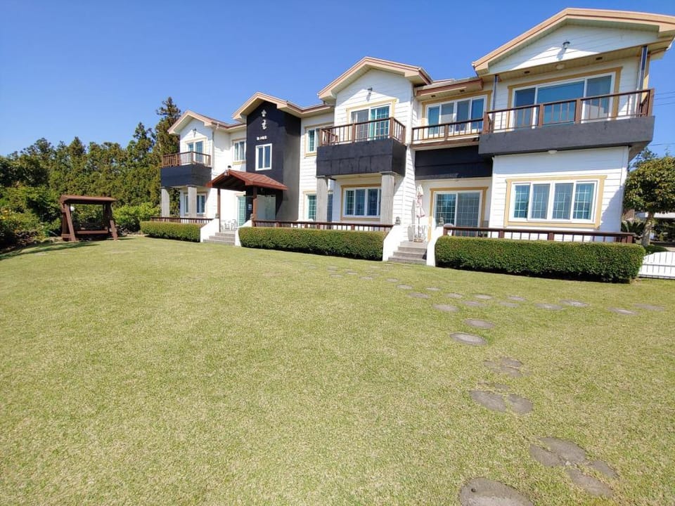 Gyul House Campground/ 
RV Resort in South Korea