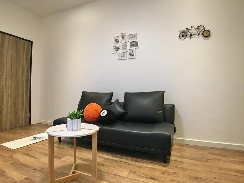 2 Bedrooms Gurney Suites (iBook 4) (6-8 pax) Vacation rental in George Town