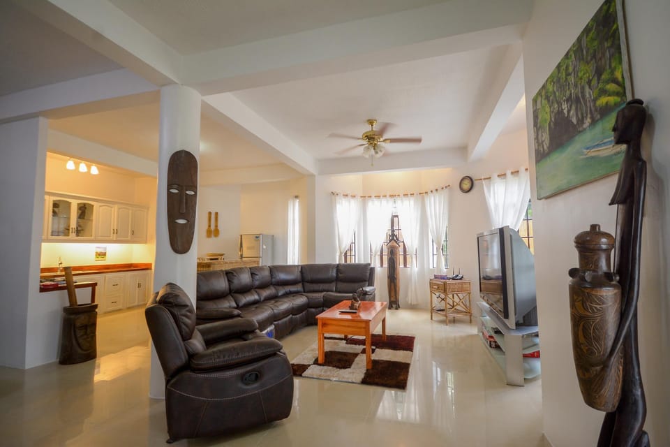 Hilltop Pool and Villa Villa in Puerto Princesa