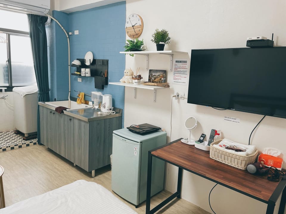WOODS near train station and Confucius temple Apartment in Kaohsiung