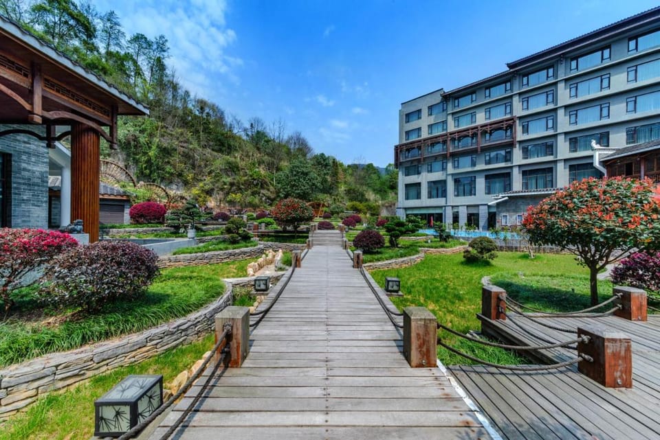 Howard Johnson Neodalle Resort Zhangjiajie Resort in Hubei