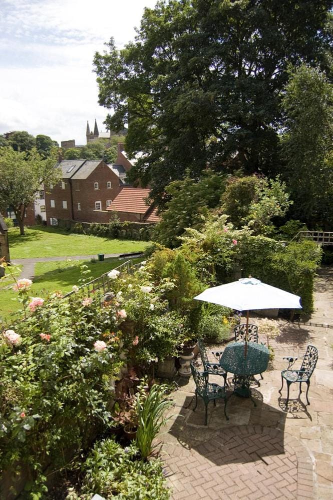 Castle View Guesthouse Hotel in Durham