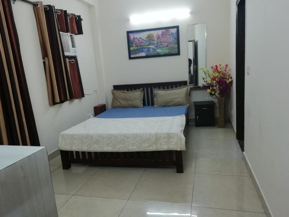 The Raveesh E24 - 2BHK Serviced Apartment Vacation rental in New Delhi